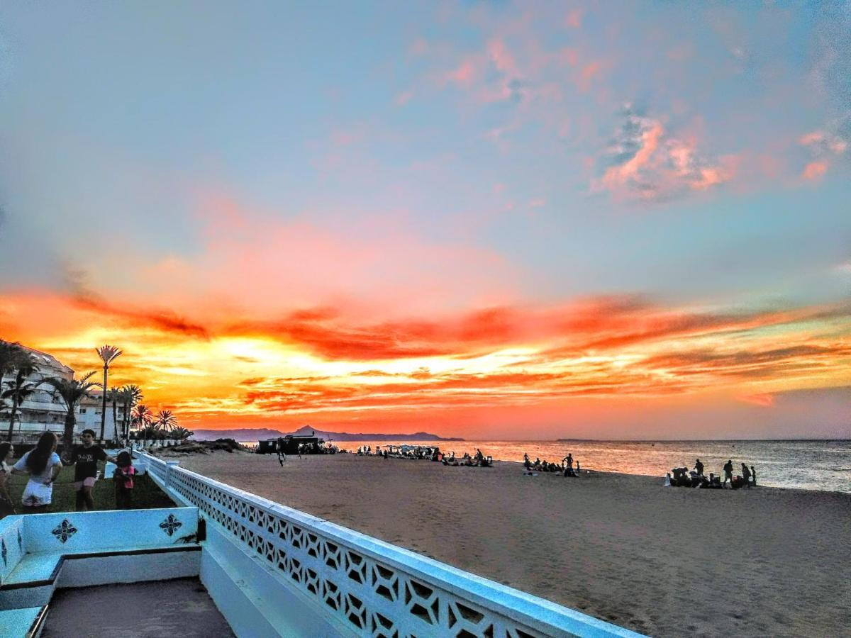 LA NARANJAA primera linea de PLAYA con WIFI y PARKING GRATIS Dénia Esterno foto