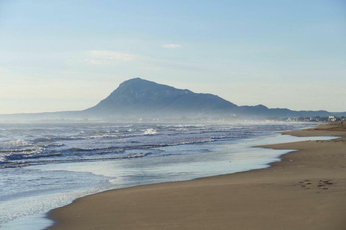 LA NARANJAA primera linea de PLAYA con WIFI y PARKING GRATIS Dénia Esterno foto