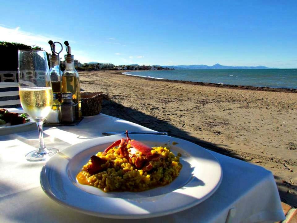 LA NARANJAA primera linea de PLAYA con WIFI y PARKING GRATIS Dénia Esterno foto